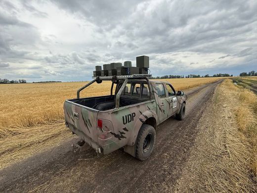 Купольний РЕБ на авто &laquo;Фантом&raquo; на 14 діапазонів (300-1000МГц; 2.4 ГГц; 5.8 ГГц; 6100-6300МГц) BV-002265 фото